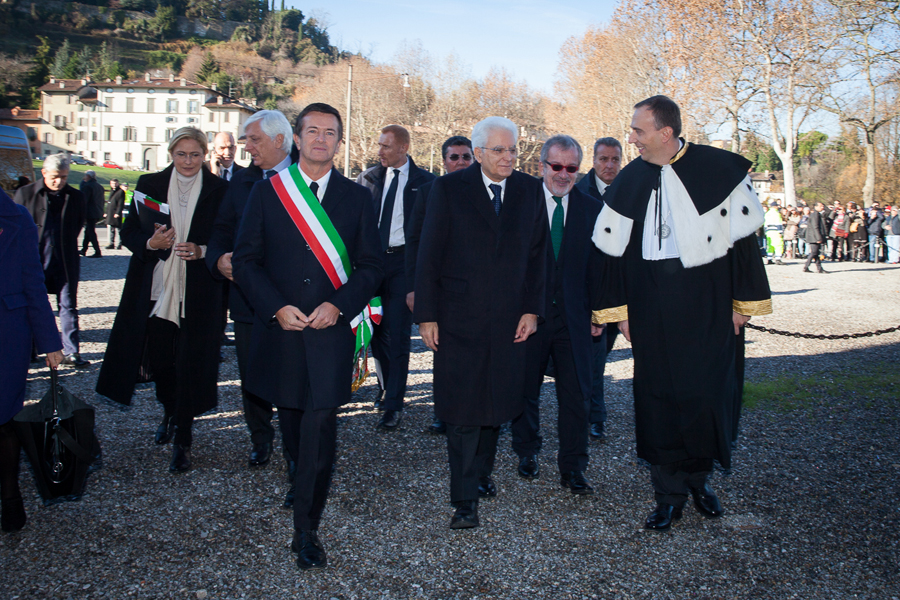 L'arrivo del Presidente della Repubblica nell'Aula magna di Sant'Agostino. E' accompagnato dal Rettore, dal Sindaco Gori e dal Presidente della Regione Lombardia Maroni