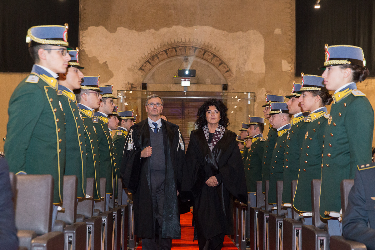 Il corteo accademico: i Proff. Gianpietro Cossali e Franca Franchi