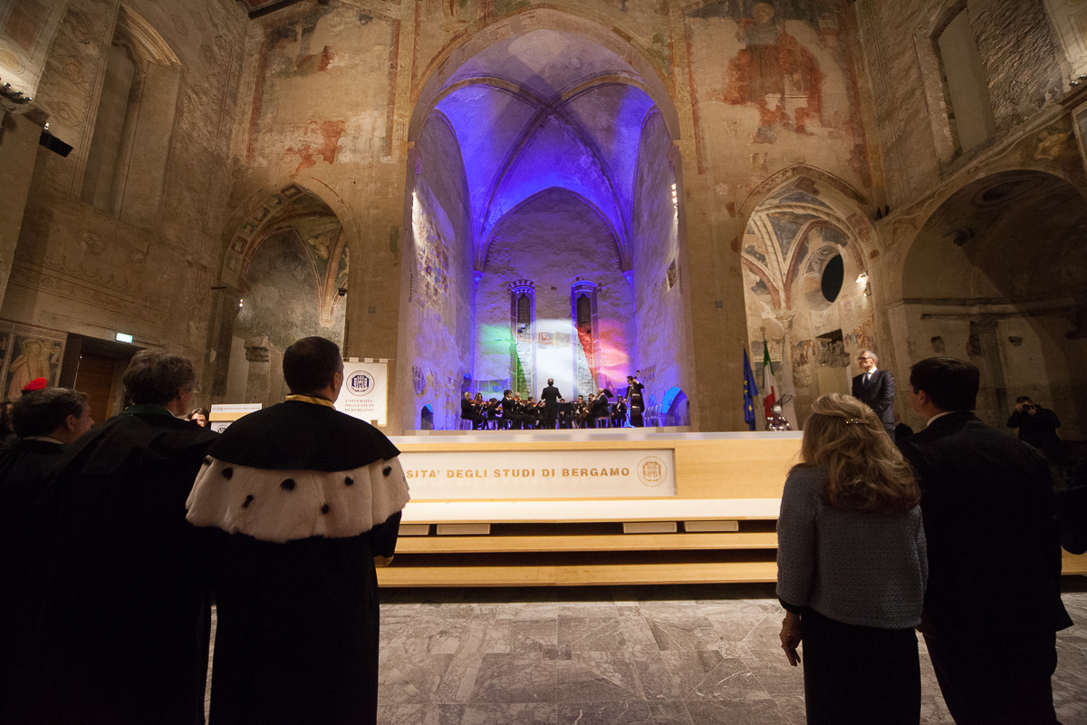 Apertura della cerimonia: l'Orchestra Gavazzeni esegue l'Inno d'Italia