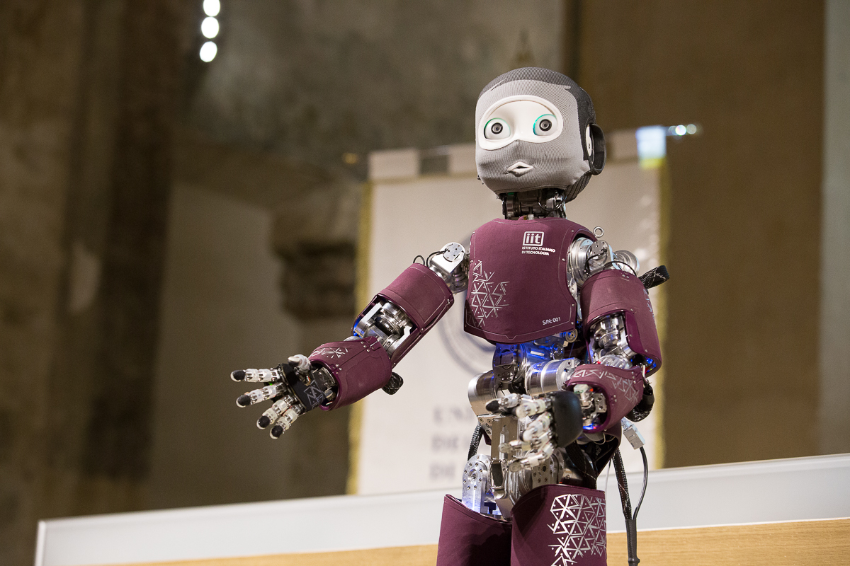 Il robot androide iCub