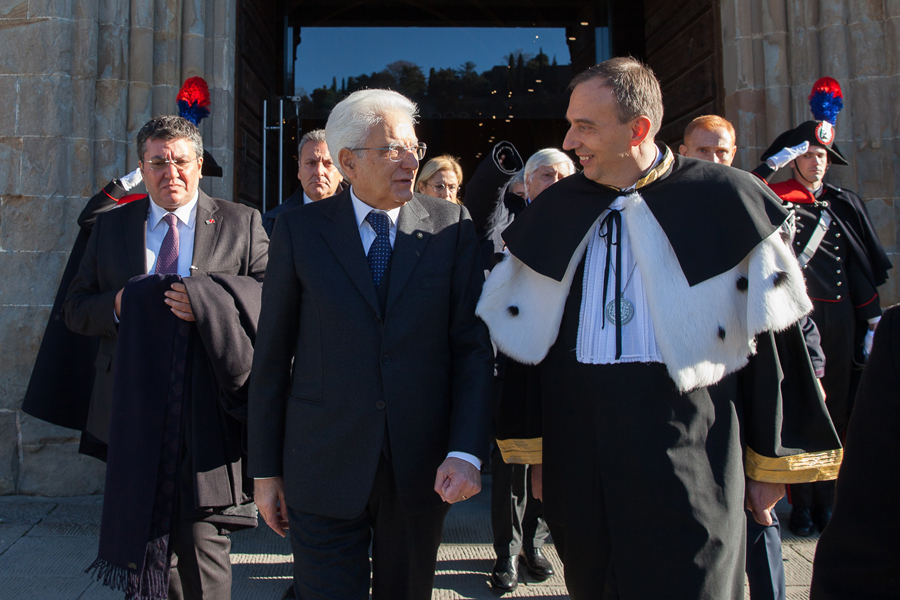 Il Presidente della Repubblica Sergio Mattarella e il Rettore Prof. Remo Morzenti Pellegrini all'uscita dell'Aula magna