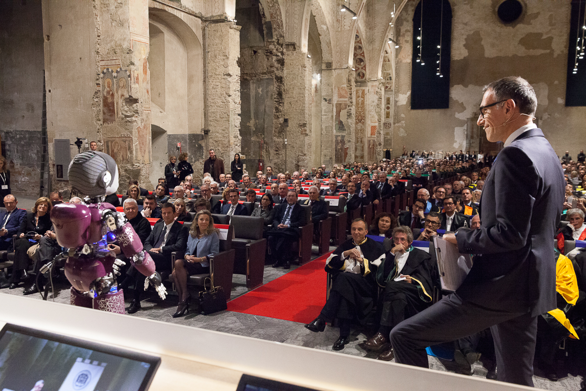 Intervento del robot androide iCub