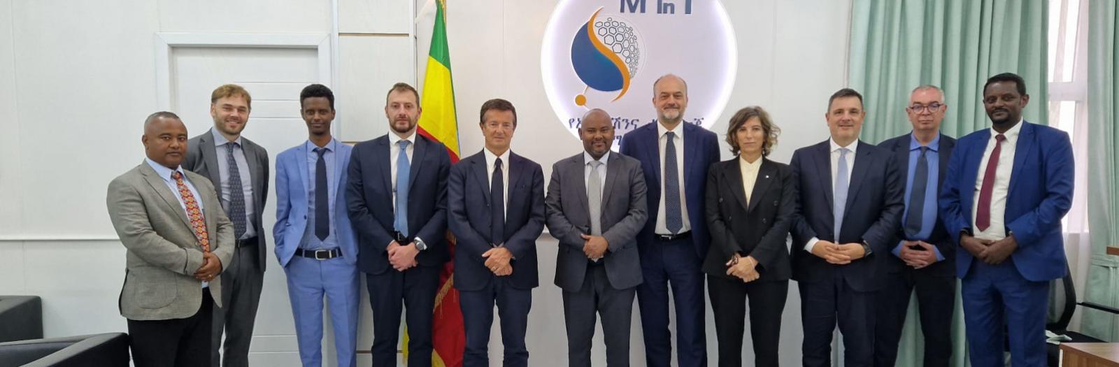 I rappresentanti della delegazione bergamasca in Etiopia con il Ministro per l’Innovazione e della Tecnologia, Belete Molla