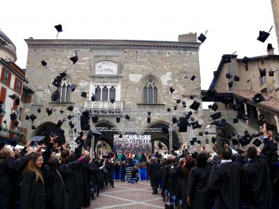 Graduation Day 2019: Lancio dei tocchi