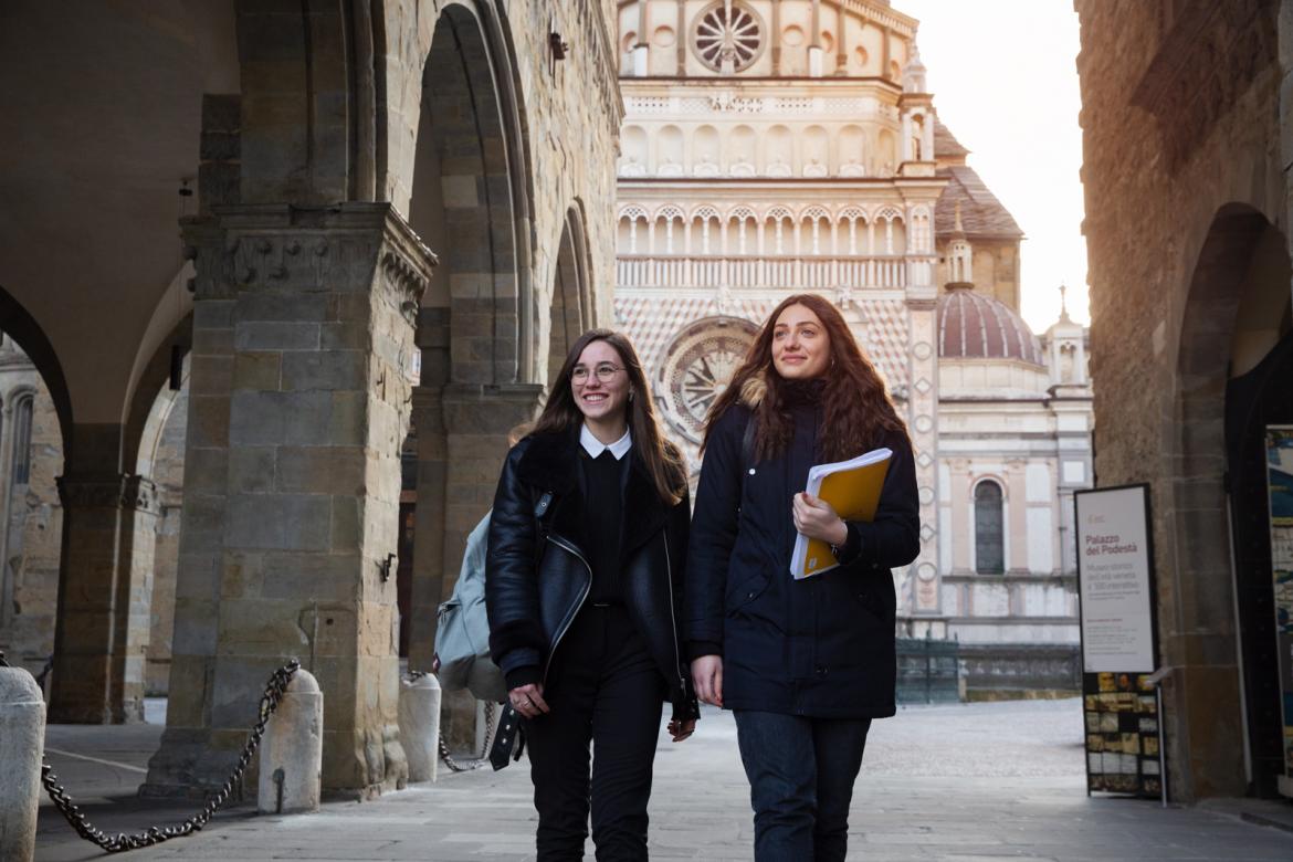 Studentesse in Città Alta Studentesse in Città Alta