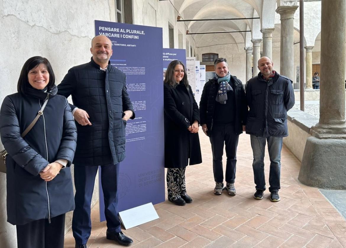 Gruppo di lavoro della mostra "Pensare al plurale, varcare nuovi confini"