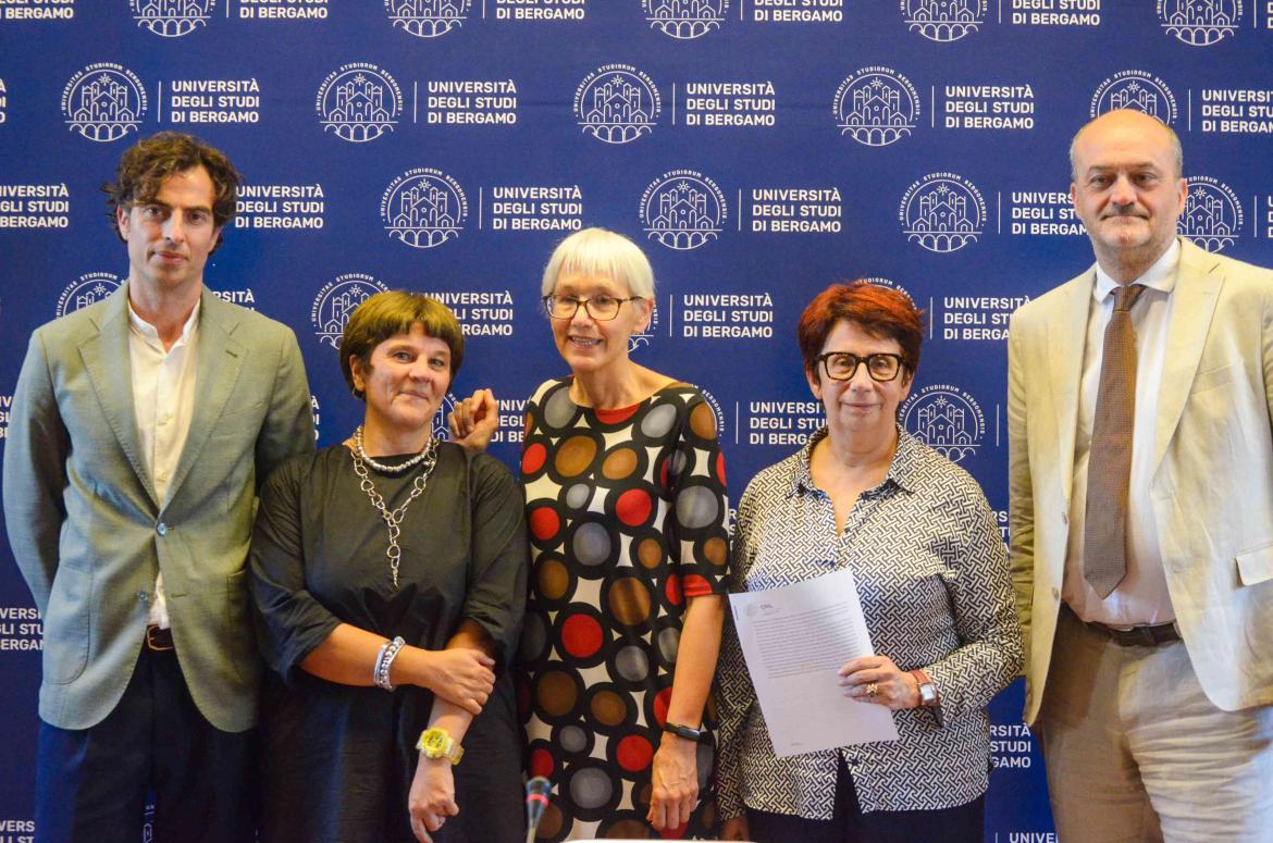 Rettore e professoressa Nicora ritratti durante l'inaugurazione del CHL