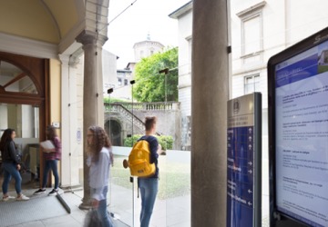 Studenti UniBg all'ingresso di Salvecchio